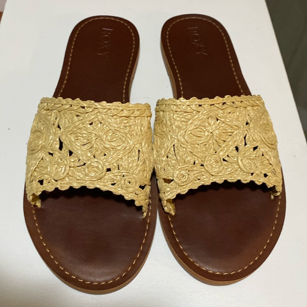 Roxy sandals
